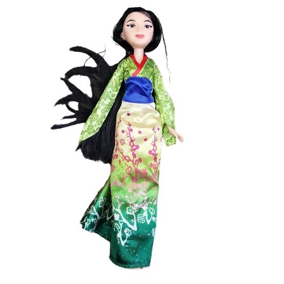 Disney Princess Royal Shimmer Muan Doll - Picture 1 of 2